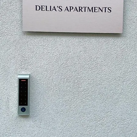 Delia's